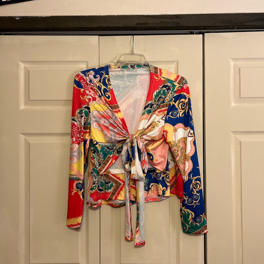 Multi-Color Two Piece Short Set Size 1x. - image 4